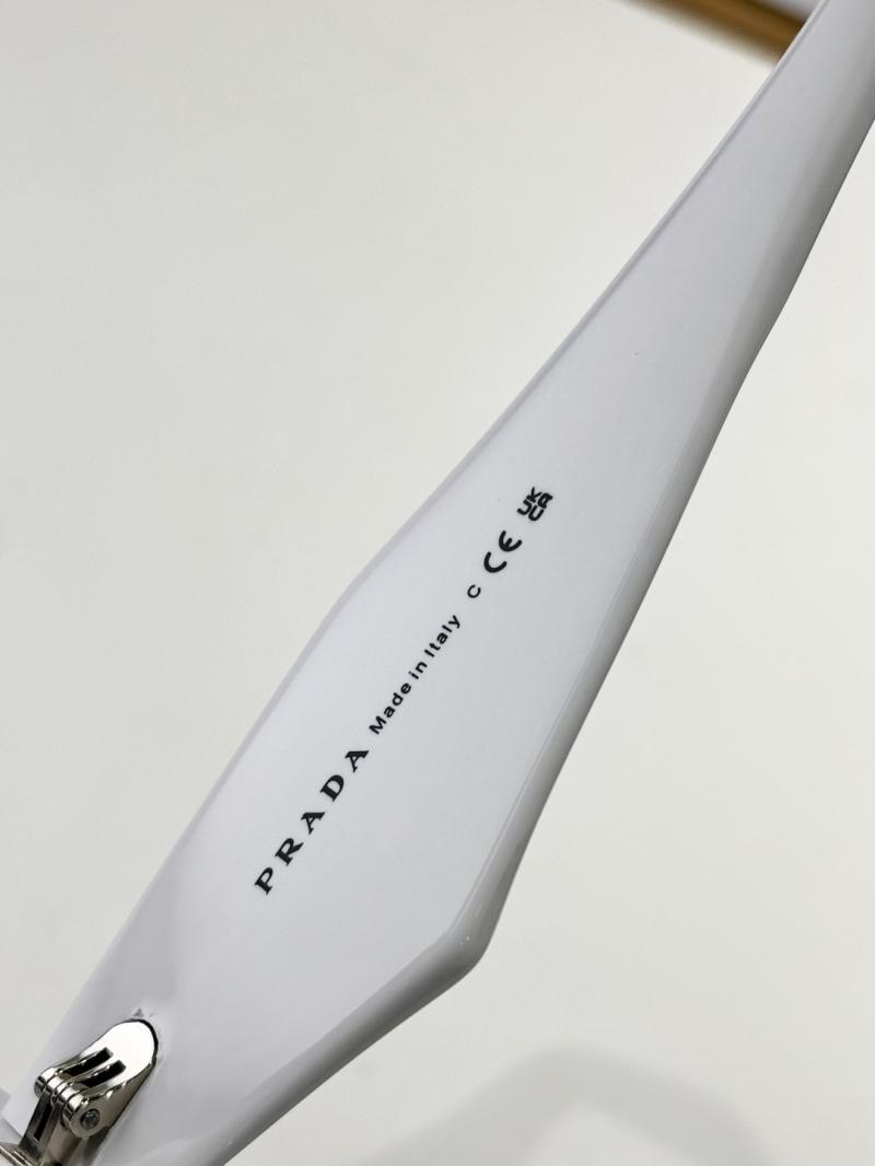 Prada Sunglasses SPR B18-B