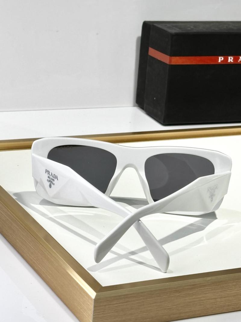 Prada Sunglasses SPR B18-B