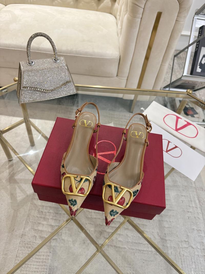 Valentino Pumps SVP42401
