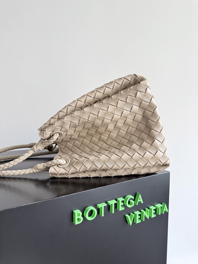 Bottega Veneta Large Parachute Ecru 796571
