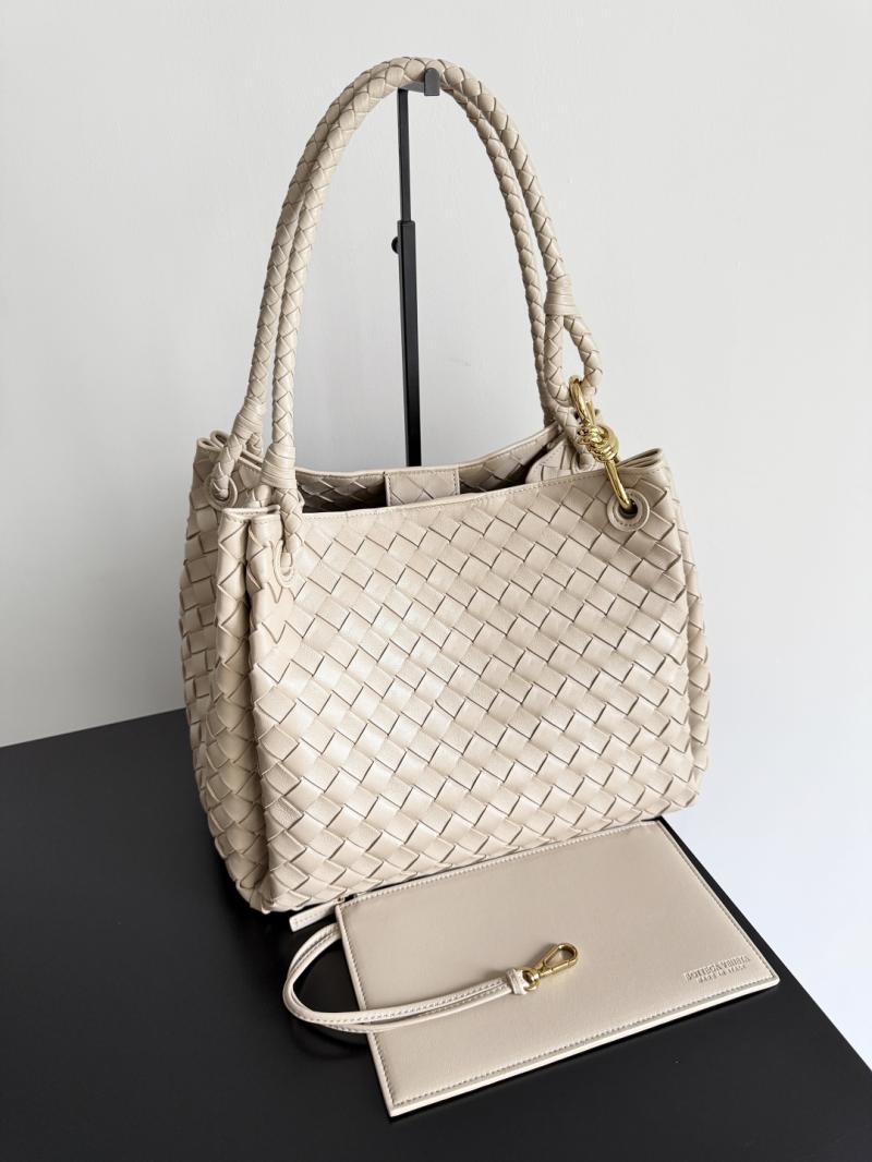 Bottega Veneta Large Parachute Ecru 796571