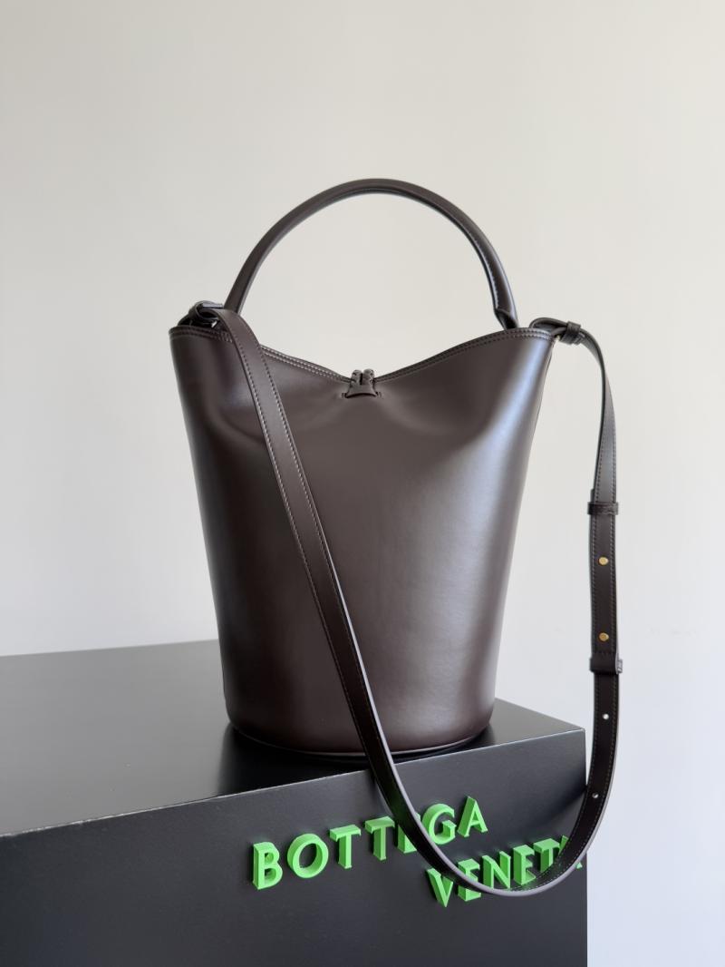 Bottega Veneta Liberta Bucket Fondant 806038