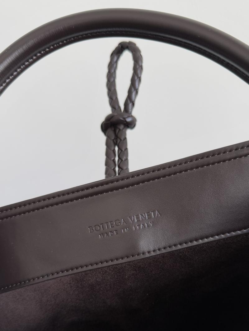 Bottega Veneta Liberta Bucket Fondant 806038