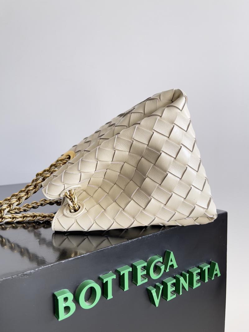 Bottega Veneta Small Parachute Chain Chalk 817175