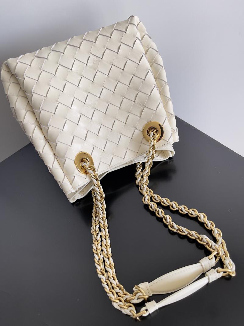 Bottega Veneta Small Parachute Chain Chalk 817175