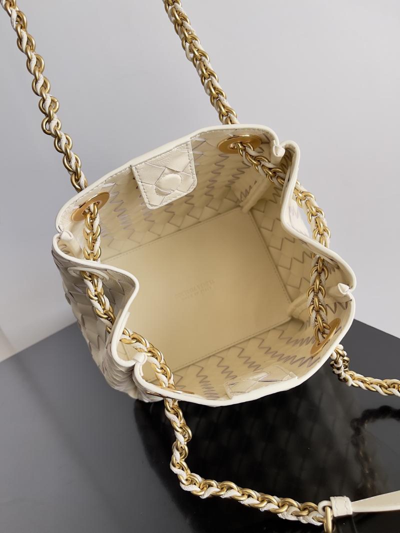 Bottega Veneta Small Parachute Chain Chalk 817175