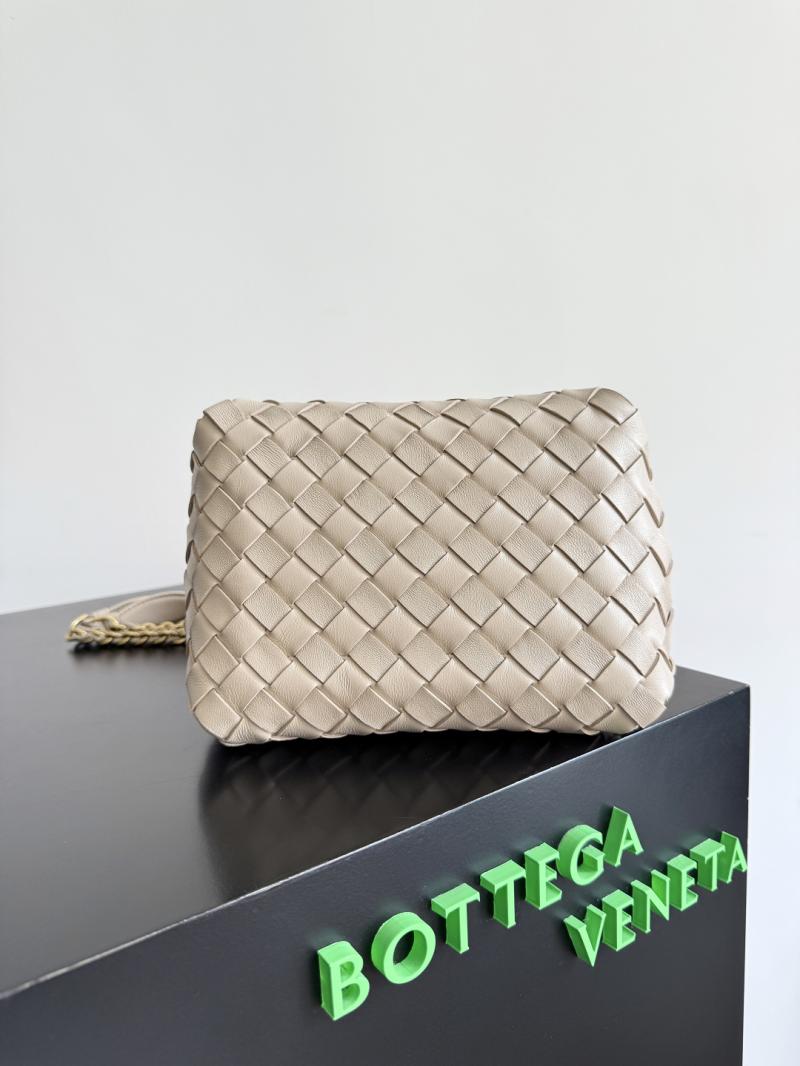 Bottega Veneta Small Parachute Chain Ecru 817175