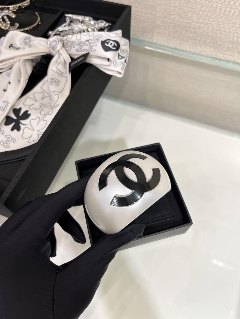Chanel Bracelet YCB60901