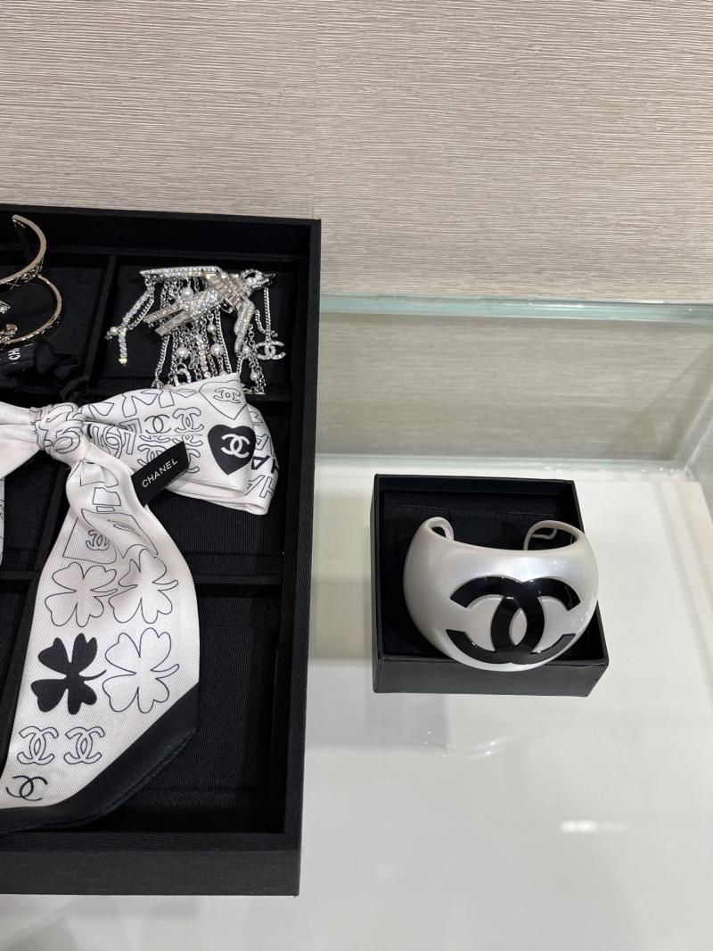 Chanel Bracelet YCB60901