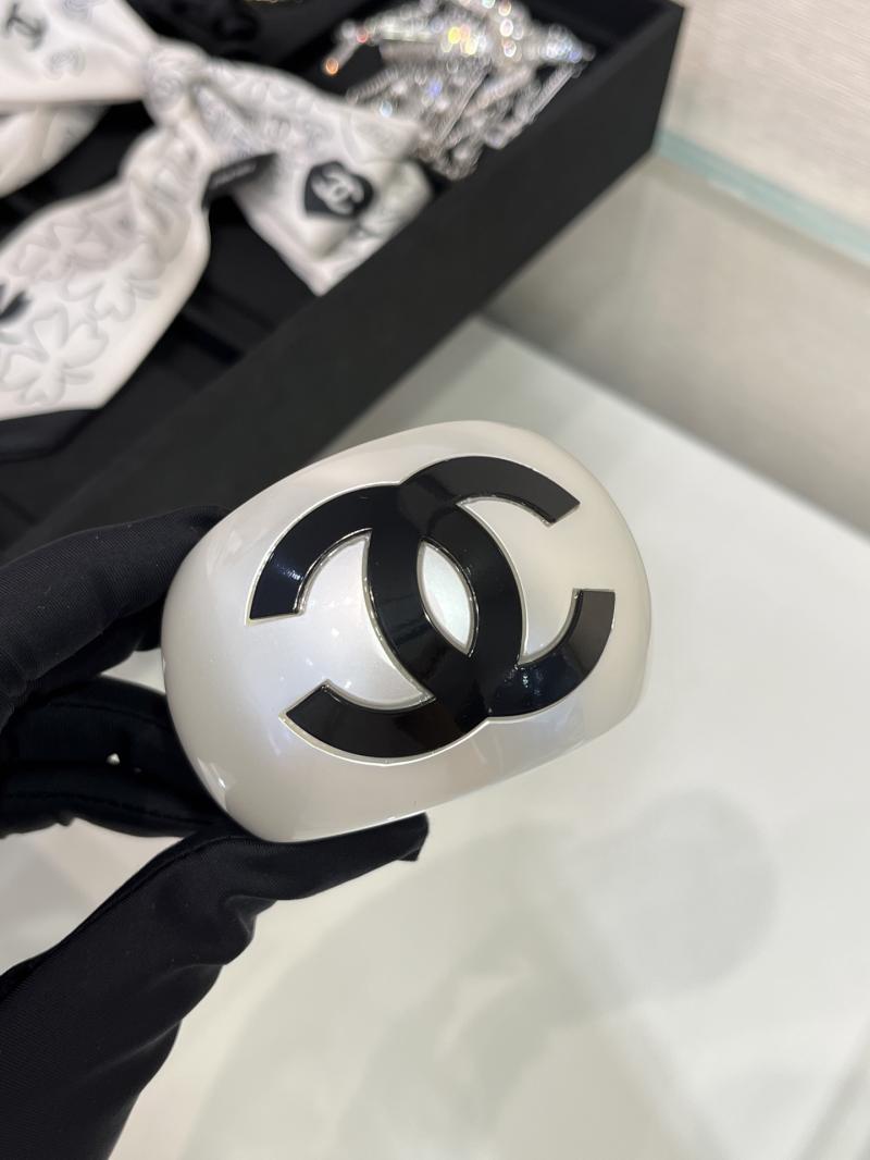 Chanel Bracelet YCB60901
