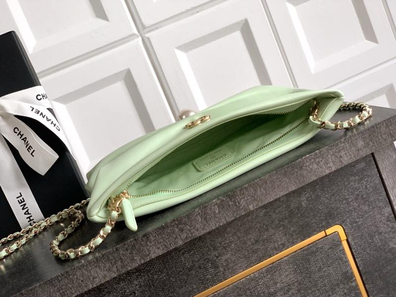 Chanel Clutch With Chain Green AP4613