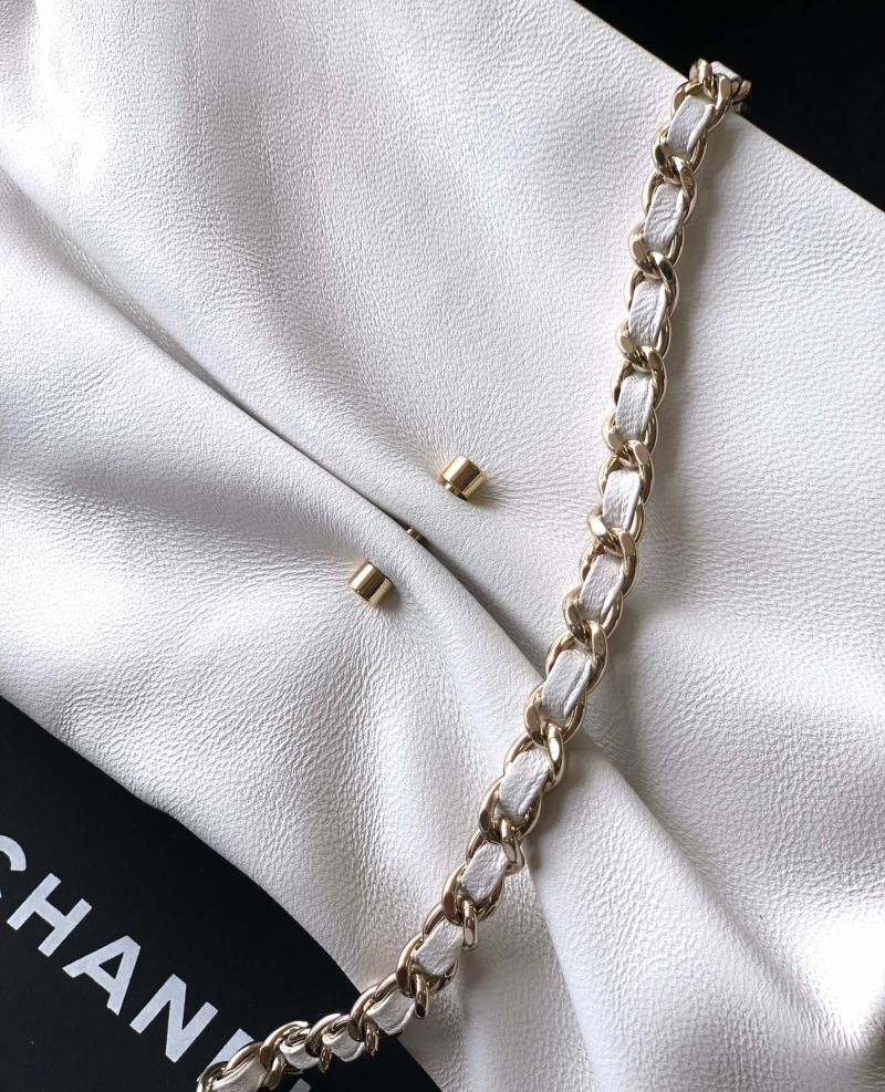 Chanel Clutch With Chain White AP4613