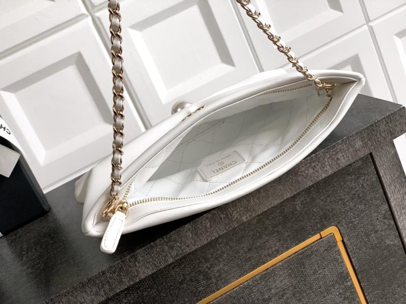 Chanel Clutch With Chain White AP4613