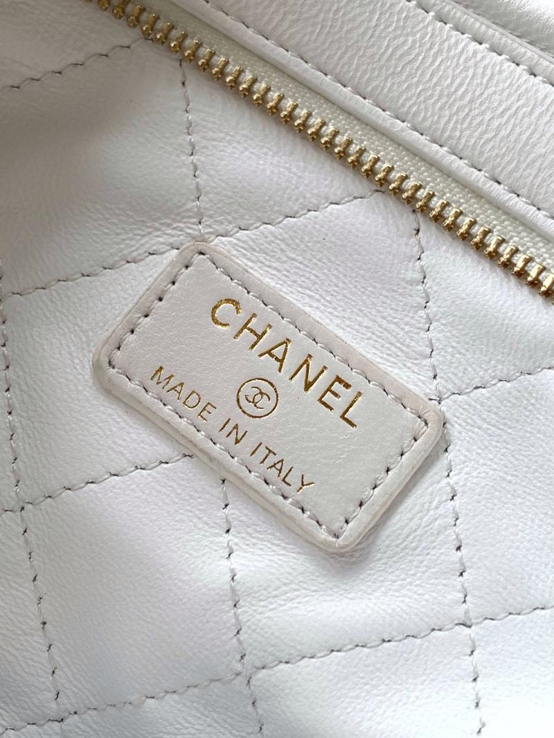 Chanel Clutch With Chain White AP4613