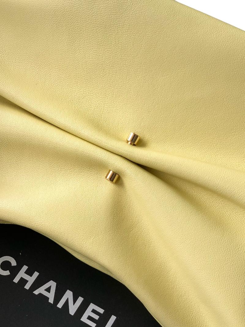 Chanel Clutch With Chain Yellow AP4613
