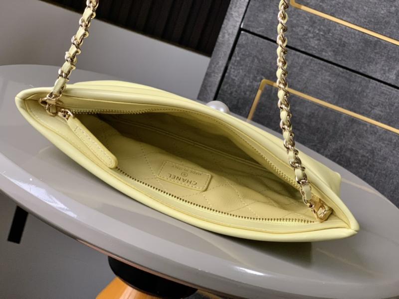 Chanel Clutch With Chain Yellow AP4613