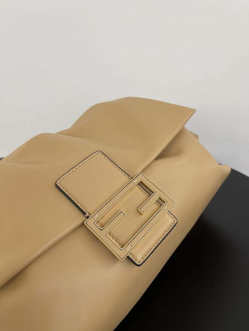 Fendi Mamma Baguette Large Beige 8BR834