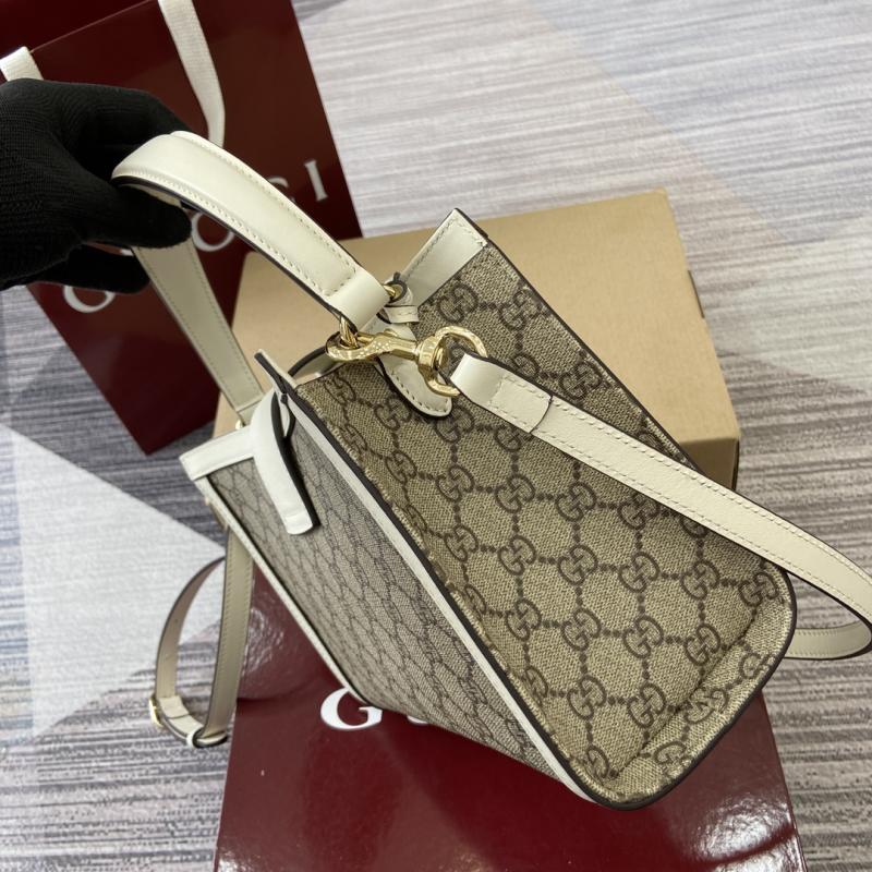 Gucci Padlock medium top handle bag White 838992