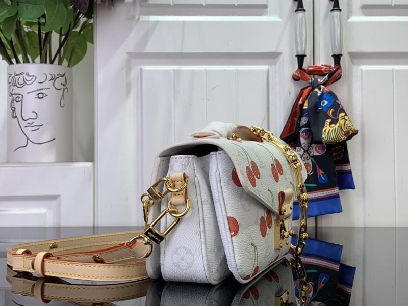 LV x TM Pochette Métis East West M14231