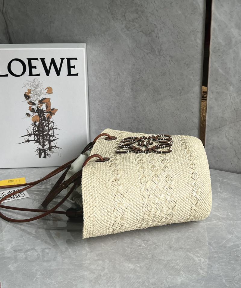 Loewe Paulas Ibiza Medium Anagram Basket Bag Brown L59035