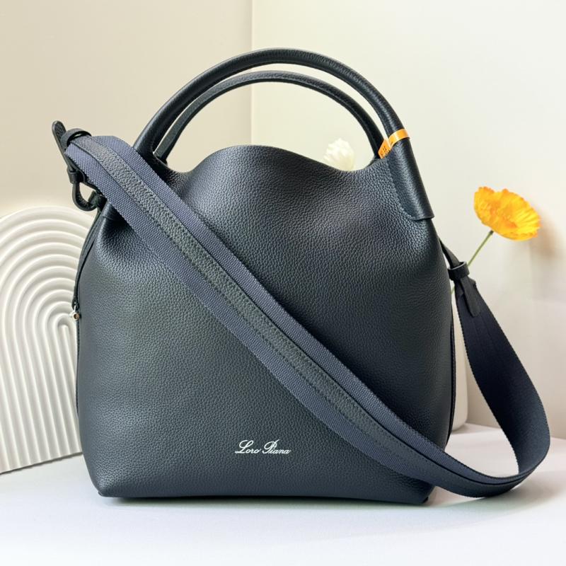 Loro Piana Large Bale bag Navy FAM9875