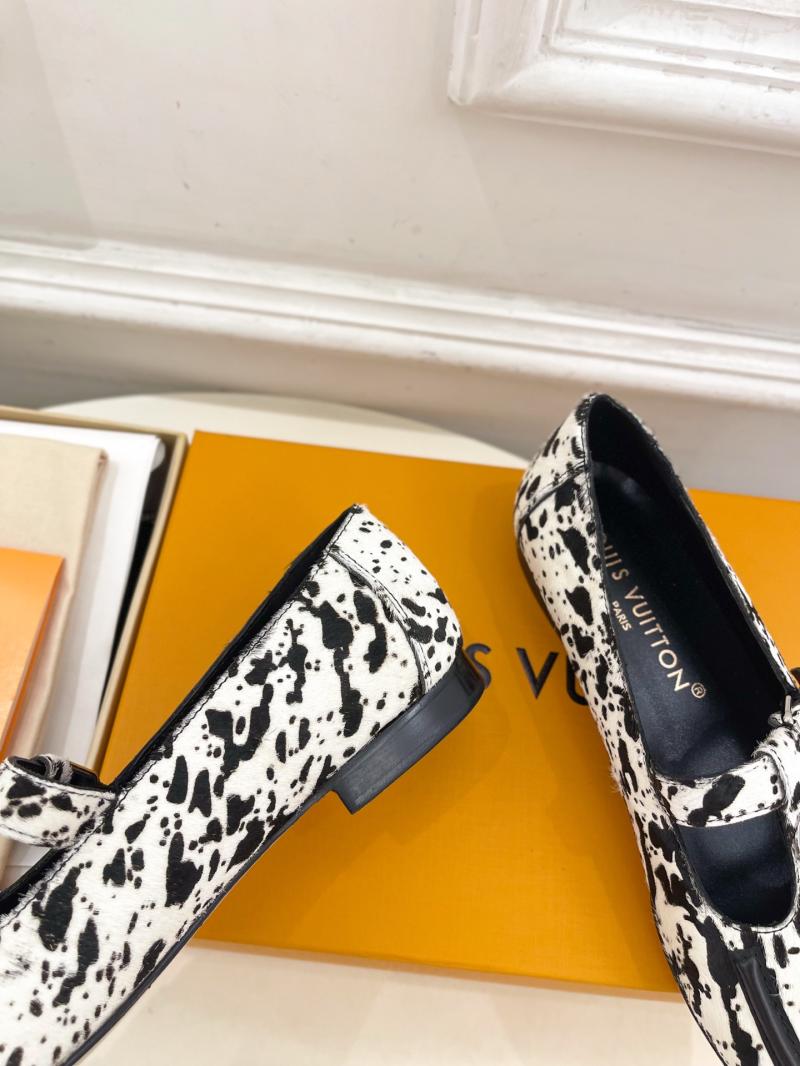 Louis Vuitton Loafers SLL61004
