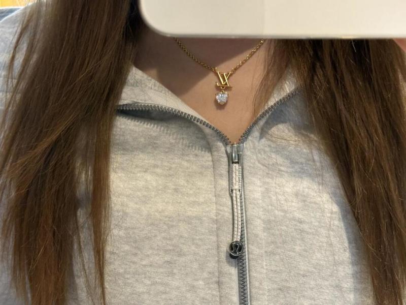 Louis Vuitton Necklace LN52801