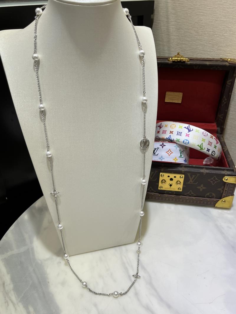 Louis Vuitton Necklace LN52802