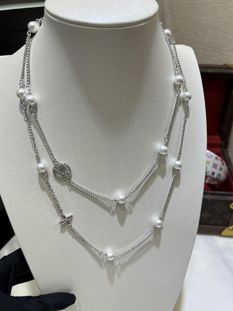 Louis Vuitton Necklace LN52802