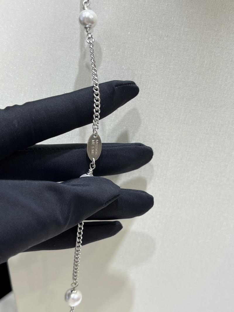 Louis Vuitton Necklace LN52802