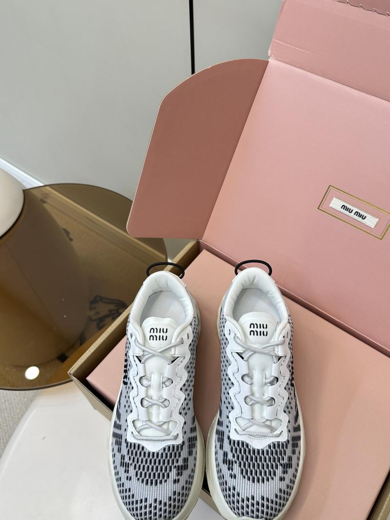 Miu Miu Unisex Sneakers SMS61101