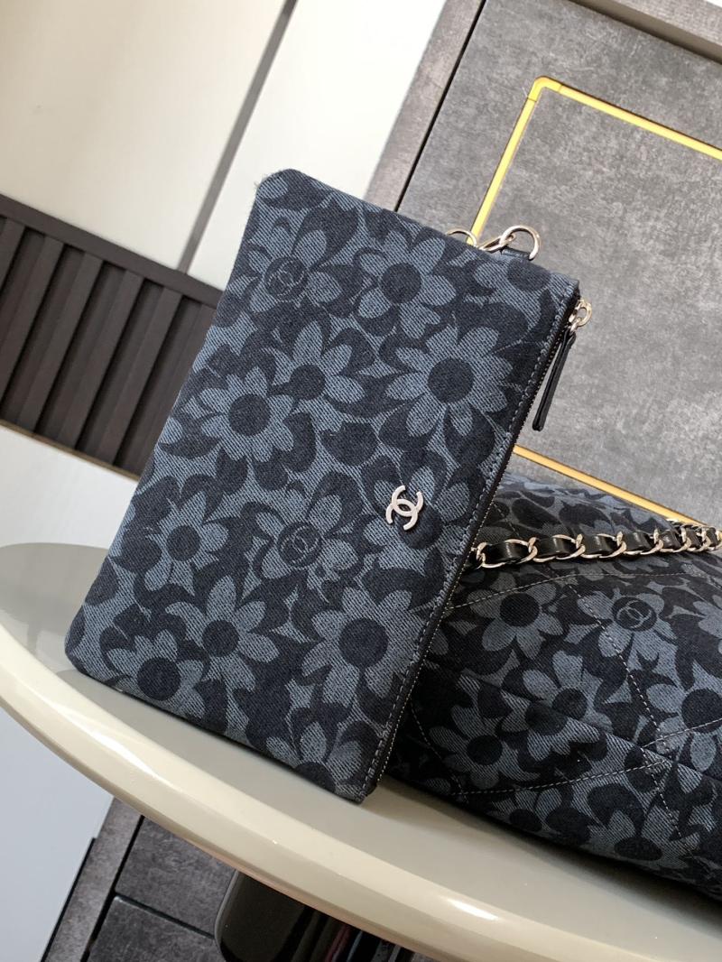 Chanel 22 Denim Handbag AS3261