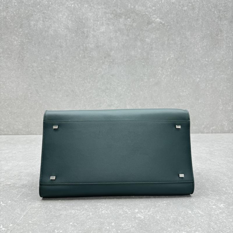 The Row Smooth Leather Margaux 12 Bag Green W1833
