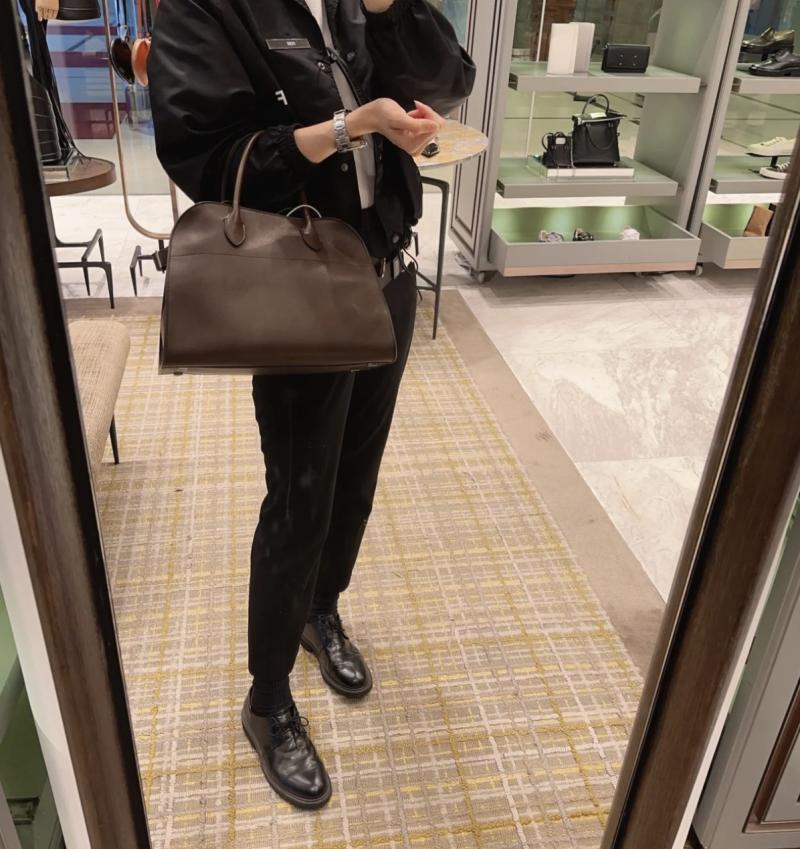 The Row Smooth Leather Margaux 12 Bag Coffee W1833