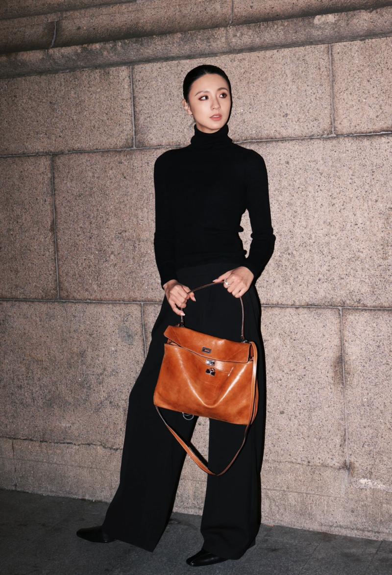 Balenciaga Rodeo Medium Handbag Brown B789772
