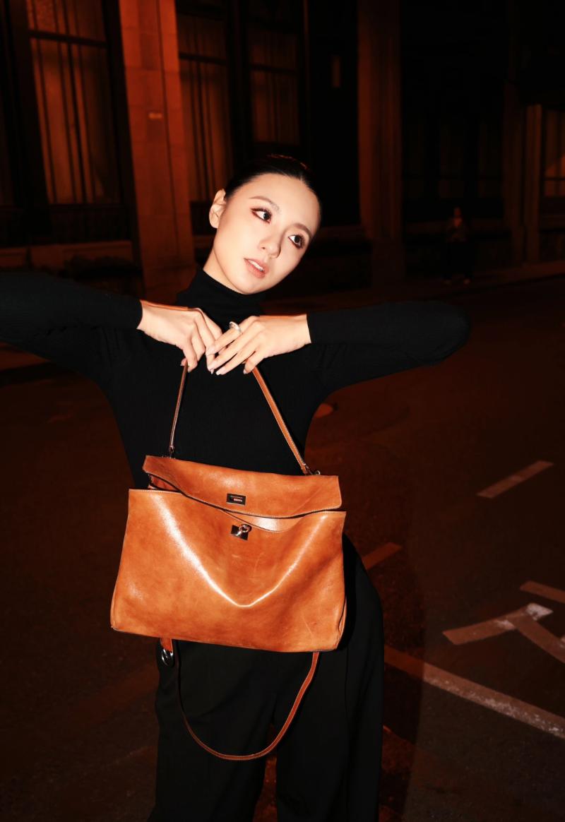 Balenciaga Rodeo Medium Handbag Brown B789772