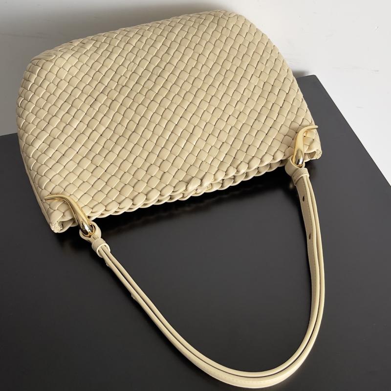 Bottega Veneta Medium Clicker Bag Beige 730969