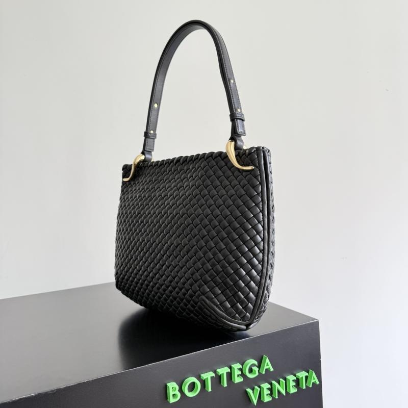 Bottega Veneta Medium Clicker Bag Black 730969