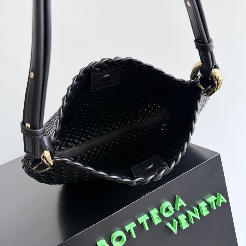 Bottega Veneta Medium Clicker Bag Black 730969