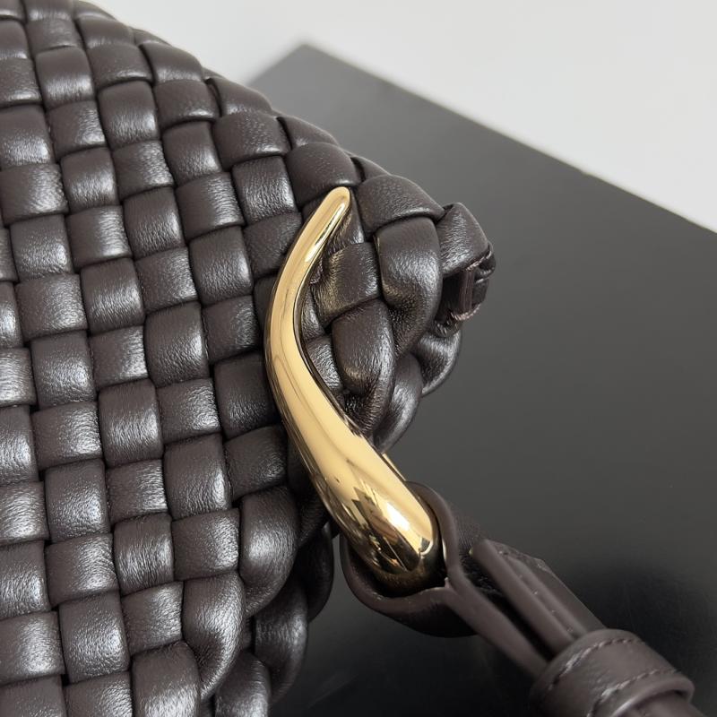 Bottega Veneta Medium Clicker Bag Fondant 730969