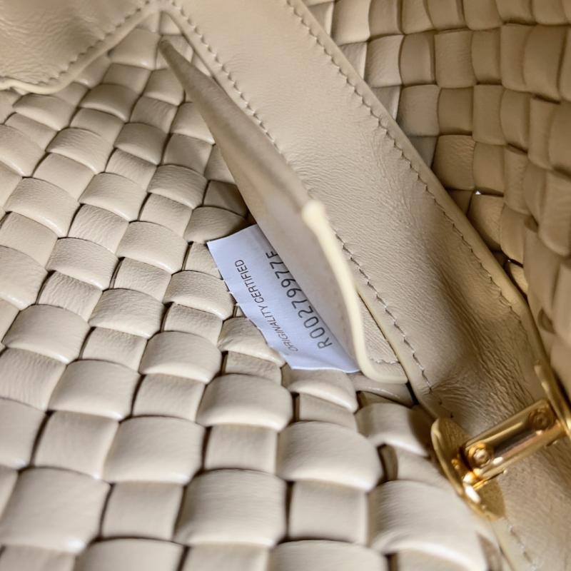Bottega Veneta Small Clicker Bag Beige 730968