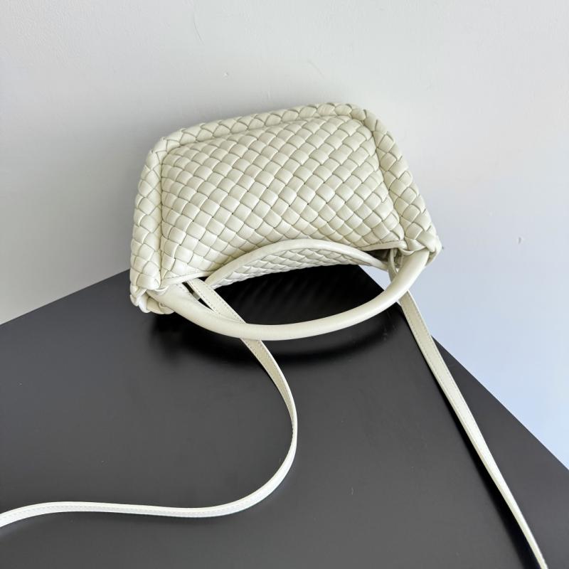 Bottega Veneta Small Cobble Top Handle Sea salt 805739