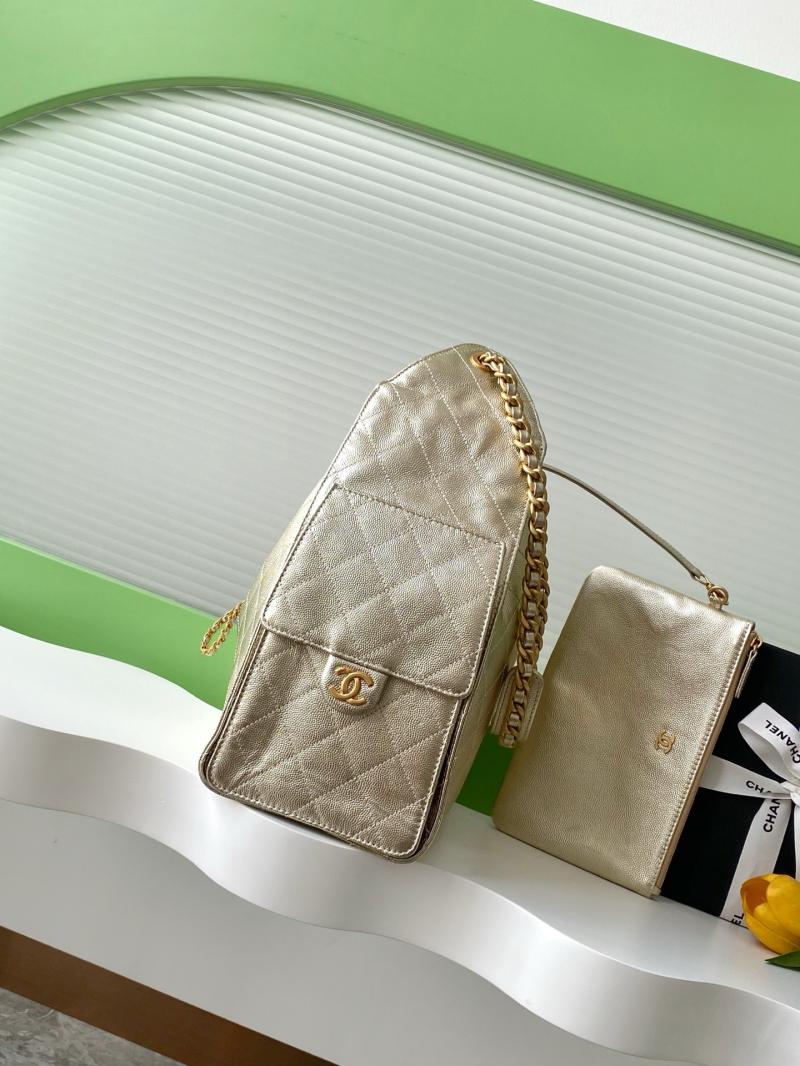 Chanel 25 Medium Handbag Light Gold AS5311