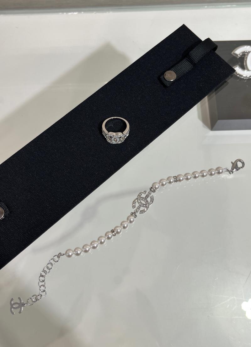Chanel Bracelet YCB61801