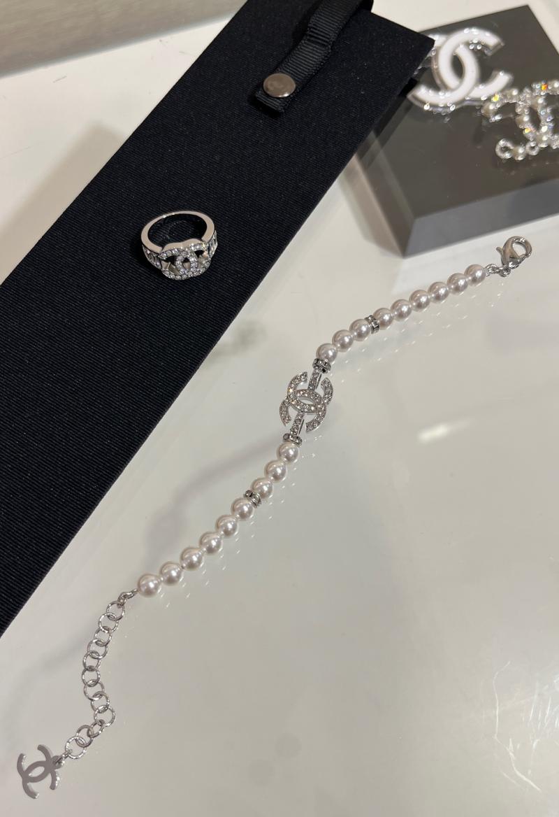 Chanel Bracelet YCB61801