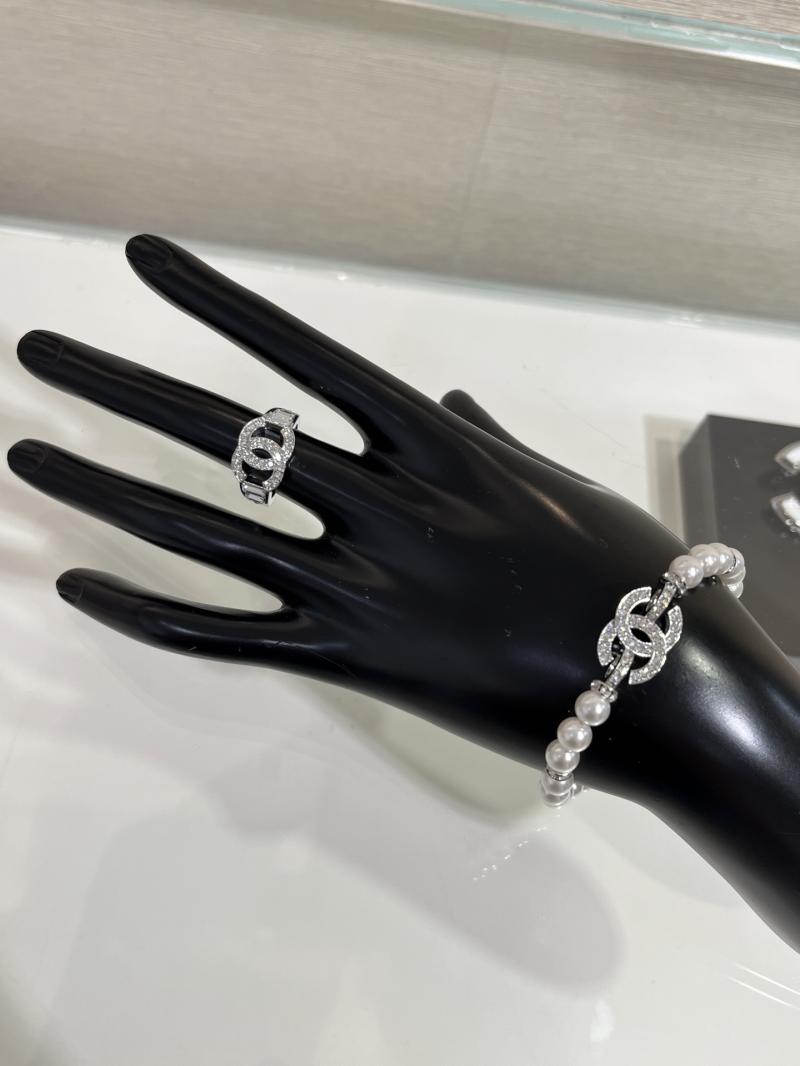 Chanel Bracelet YCB61801