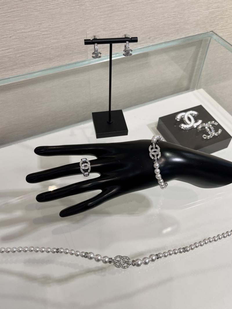 Chanel Bracelet YCB61801