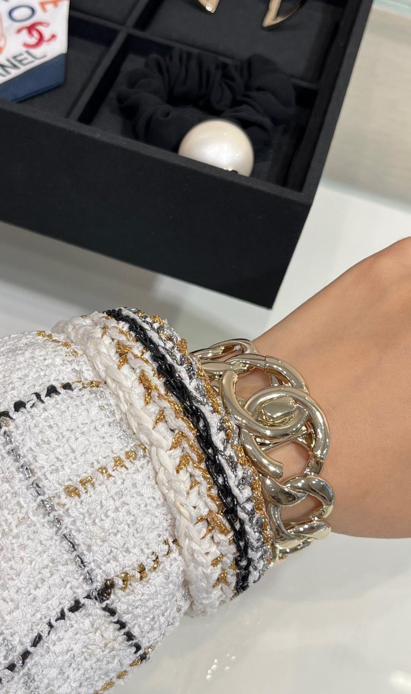 Chanel Bracelet YCB62901