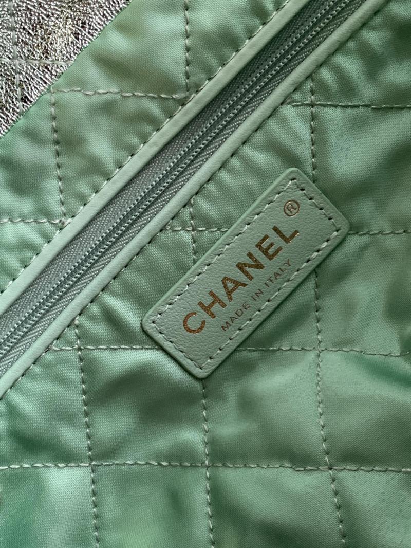 Chanel Calfskin 22 Handbag Green AS3261