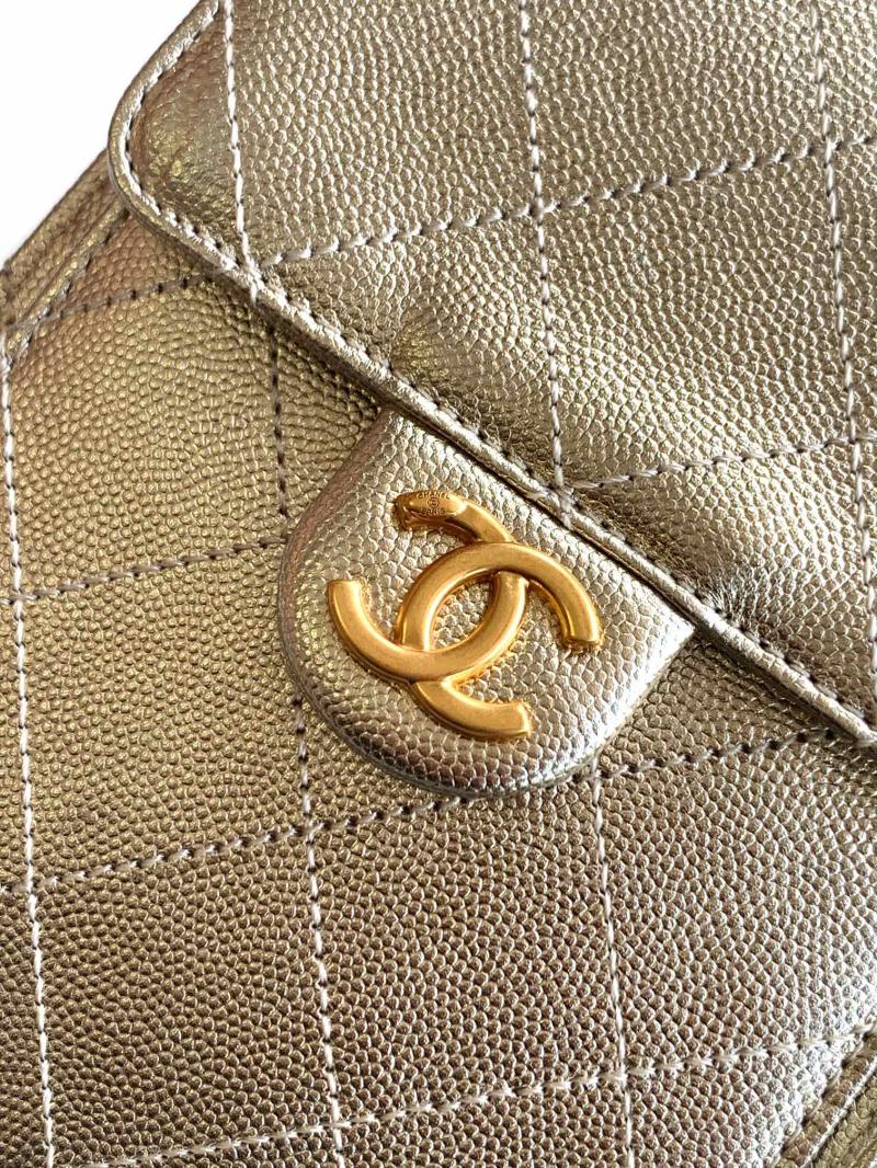 Chanel Grained Calfskin 25 Small Handbag Light Gold AS5293